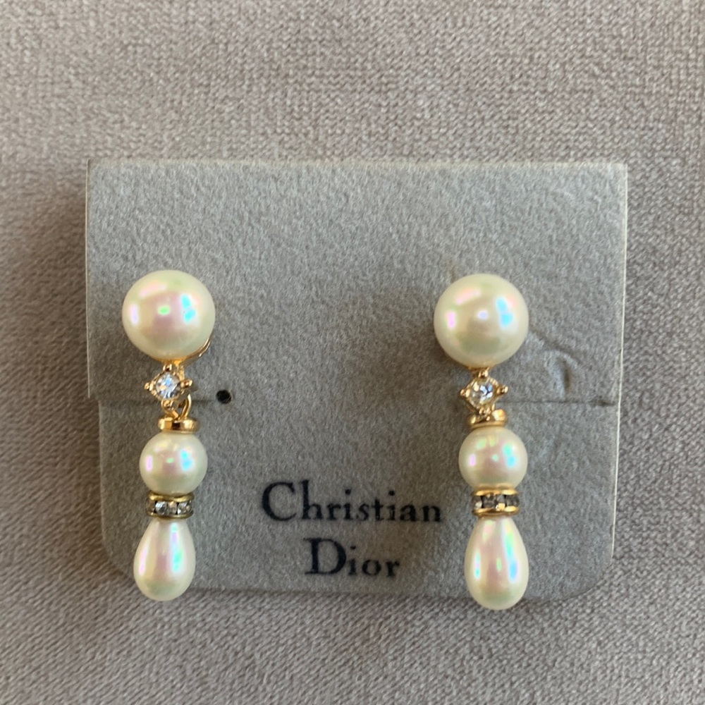 Clip earrings
